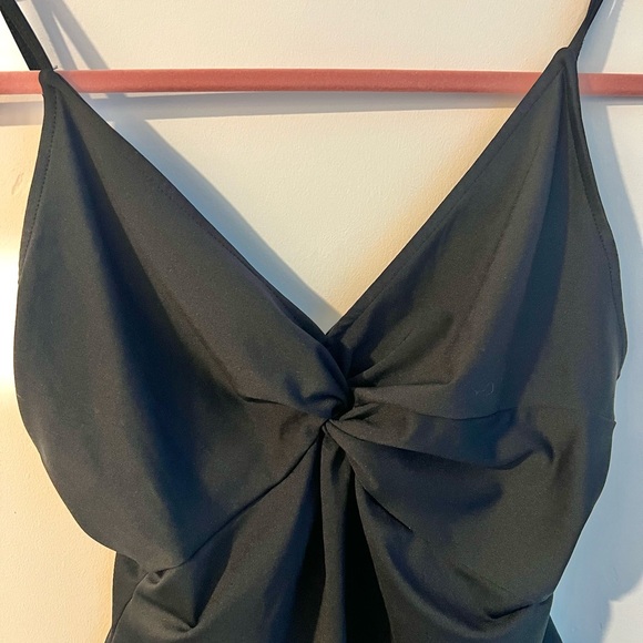 Forever 21 Black V-Neck Twist Top - Picture 2 of 5